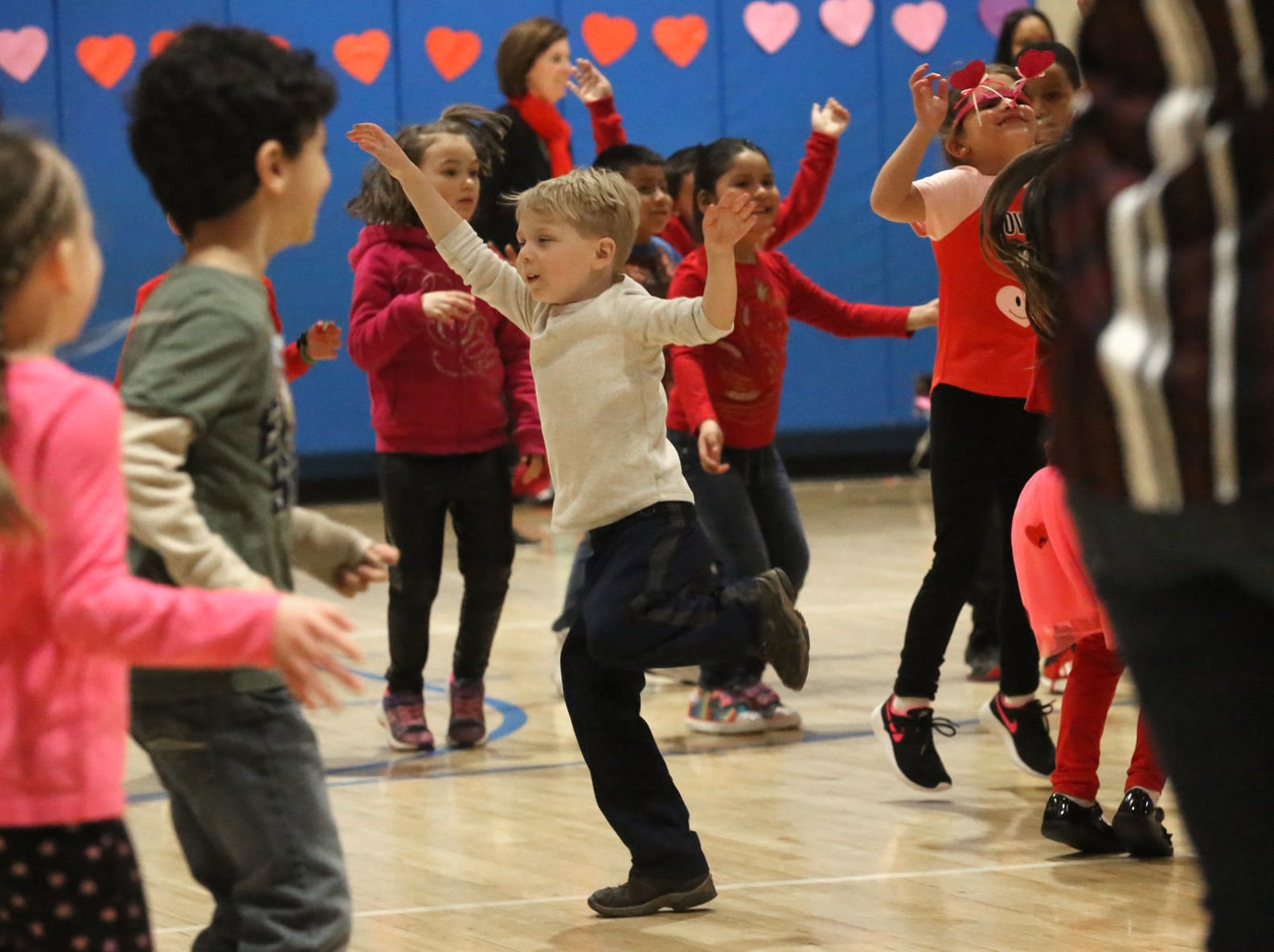 Marsh School dance and jump rope contest